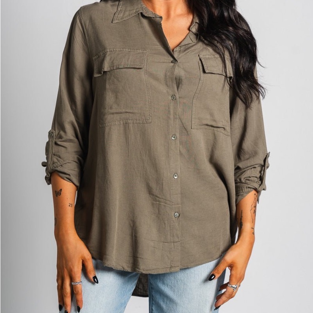 New Dress Barn Button Down Shirt Olive Green 3/4 Sleeve Collared Lightweight - Picture 2 of 4